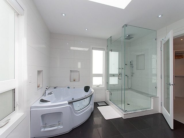 bathroom-bathtub-renovation-toronto