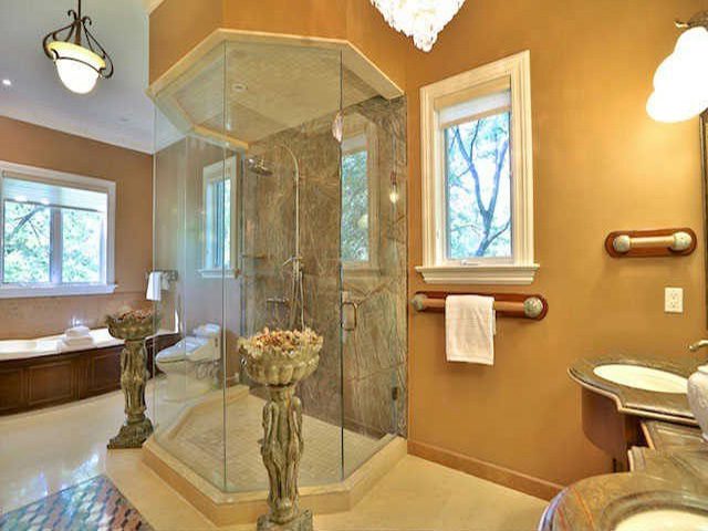 luxury-walk-in-shower-toronto-renovation